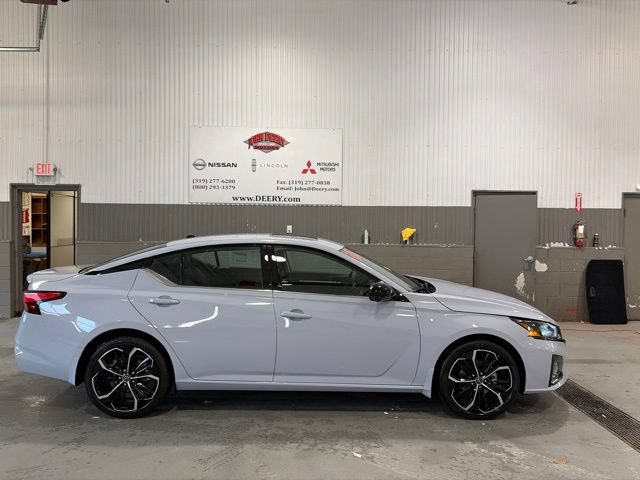 New 2026 Nissan Altima 2.5 SR w/ SR Premium Package AWD/4WD image 2