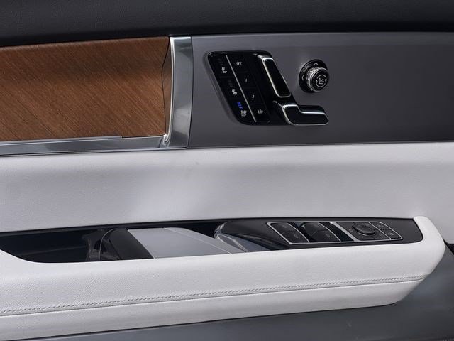 New 2027 Cadillac Vistiq Luxury AWD/4WD image 18