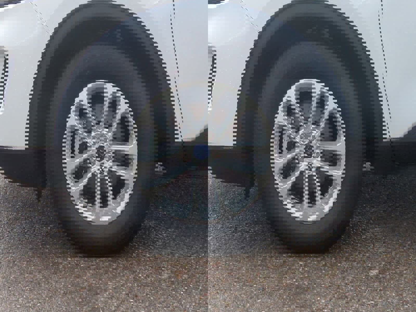 Used 2022 Ford Escape SE image 14