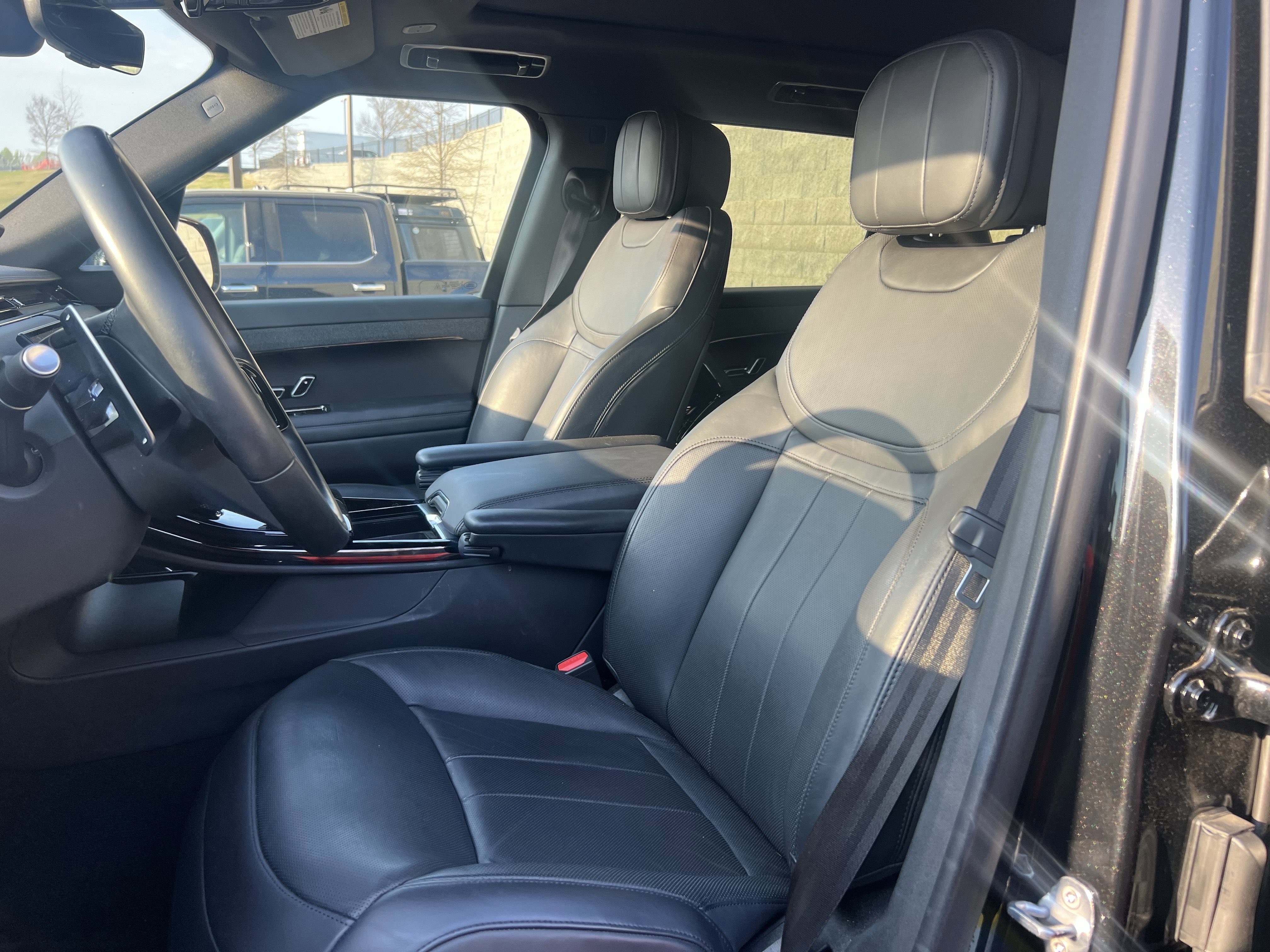 Used 2023 Land Rover Range Rover Sport SE Dynamic image 13