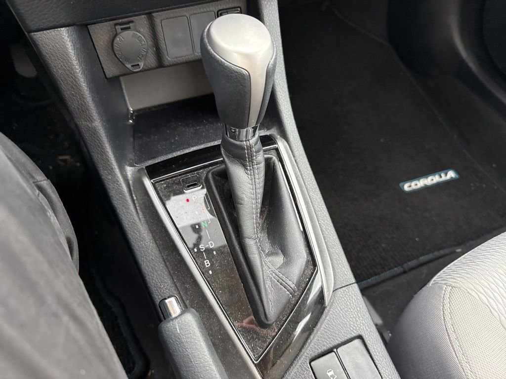 Used 2016 Toyota Corolla LE image 21