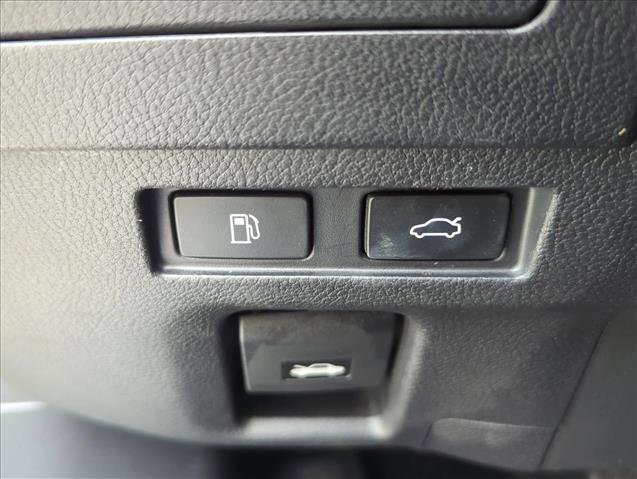 Used 2019 Lexus ES 300h w/ Accessory Package 2 image 14