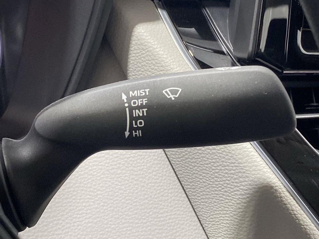 Used 2025 Toyota Corolla LE image 35