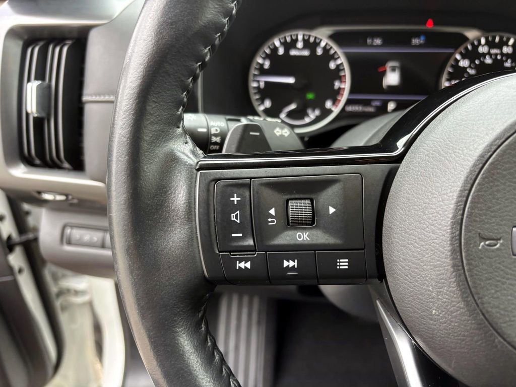 Used 2022 Nissan Pathfinder SL image 17