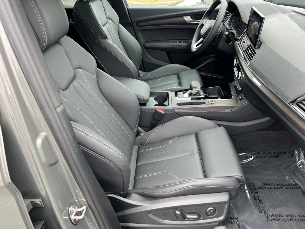 Certified 2025 Audi Q5 2.0T Premium Plus w/ Premium Plus Package image 14