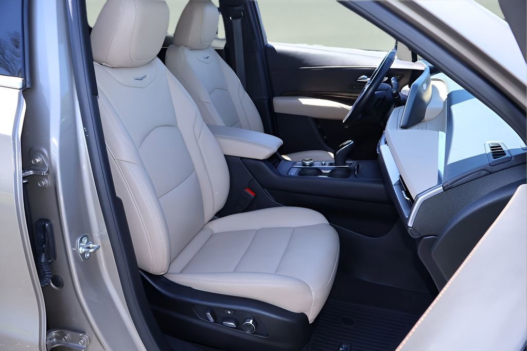 Certified 2024 Cadillac XT4 Premium Luxury w/ Active Safety Package image 20