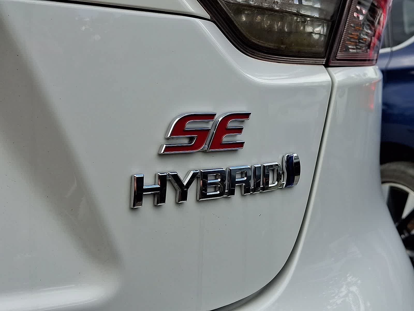 Used 2023 Toyota Corolla SE AWD/4WD image 7