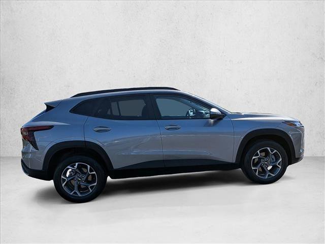 Used 2025 Chevrolet Trax LT image 4