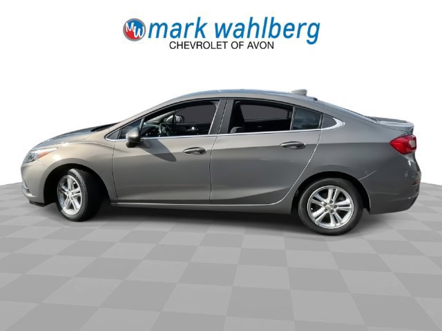 Used 2017 Chevrolet Cruze LT w/ Convenience Package FWD image 5