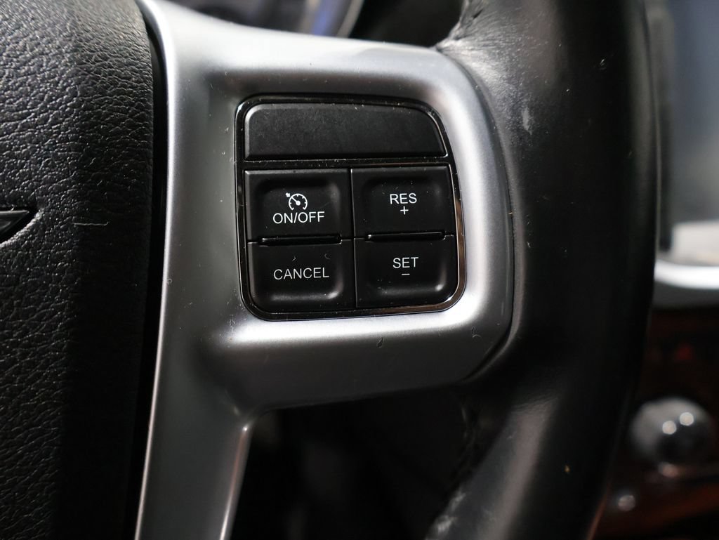 Used 2013 Chrysler 300 RWD image 36