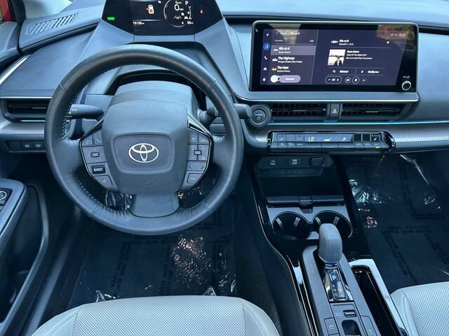 Used 2024 Toyota Prius XLE FWD image 16
