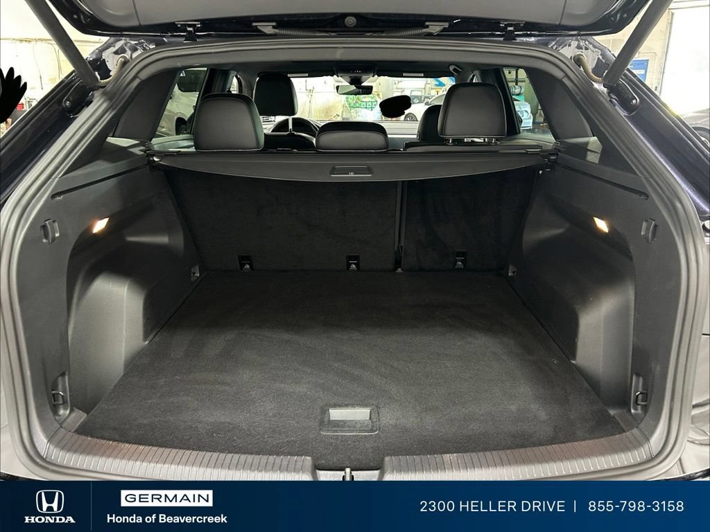 Used 2022 Volkswagen Atlas Cross Sport SEL R-Line AWD/4WD image 28