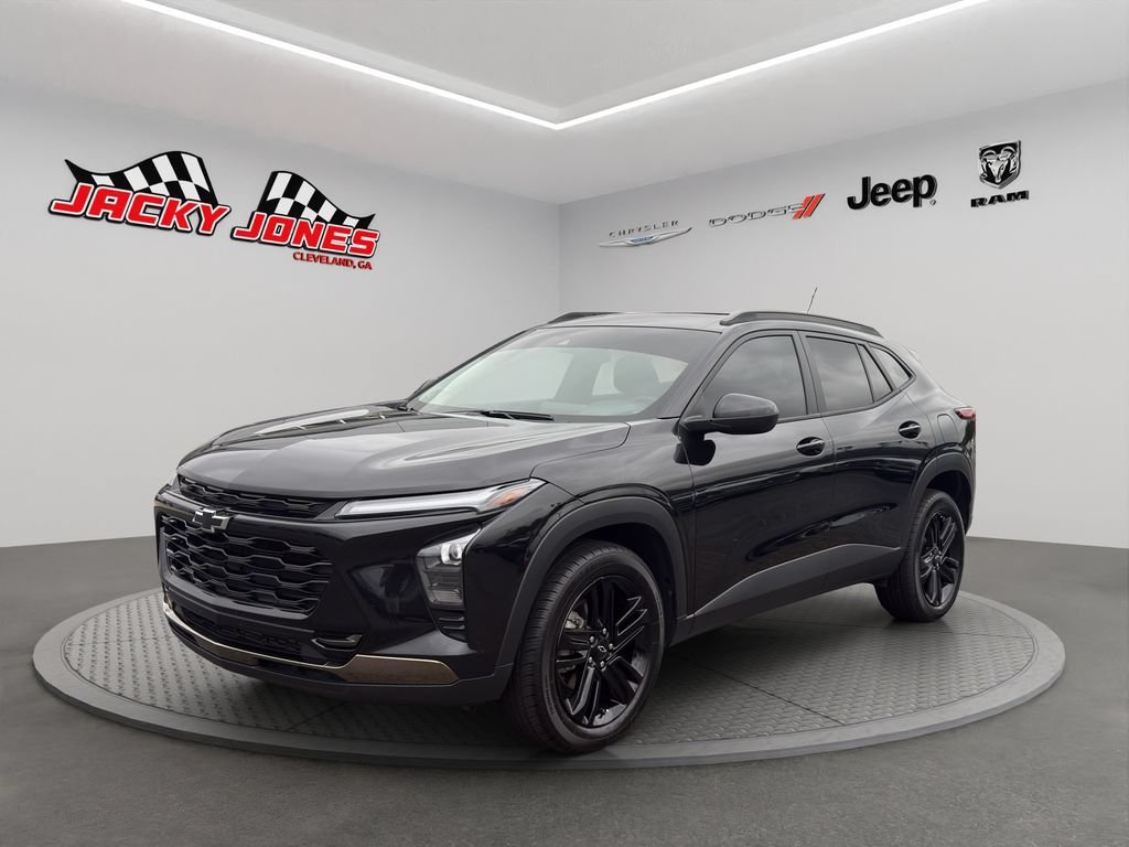 Used 2025 Chevrolet Trax ACTIV w/ Driver Confidence Package FWD image 2