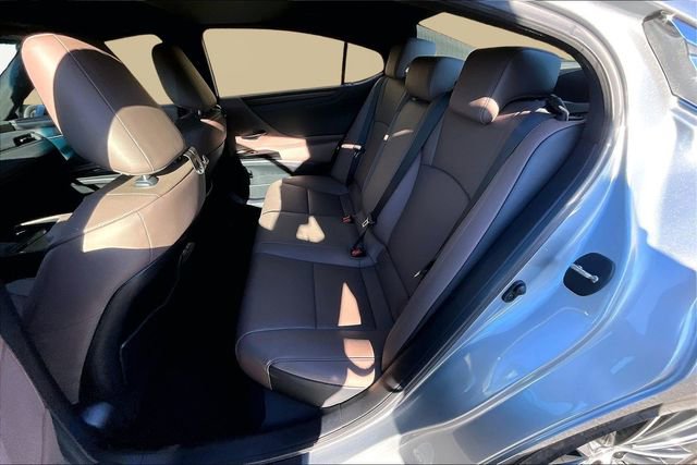 Used 2024 Lexus ES 350 w/ Premium Package image 16