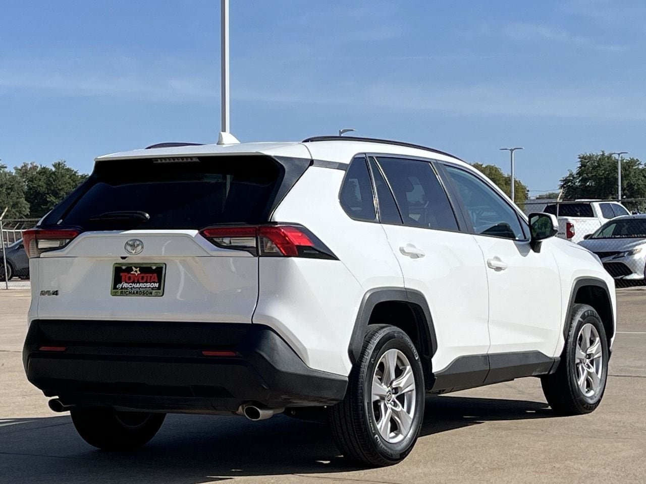 Used 2025 Toyota RAV4 XLE AWD/4WD image 4