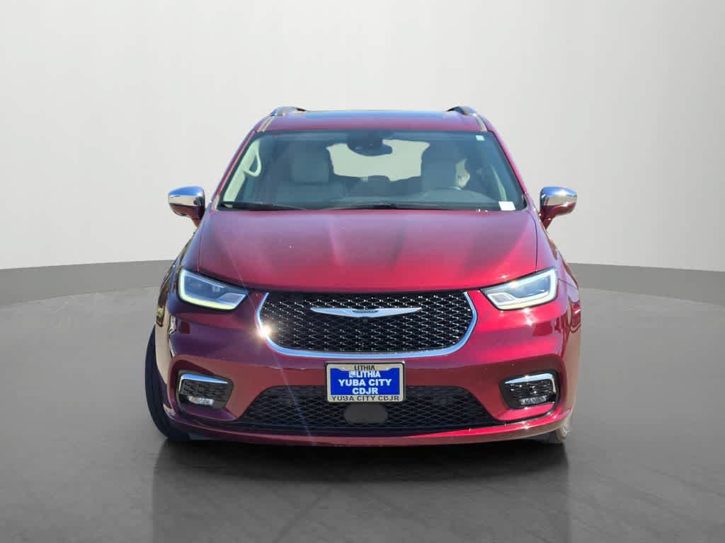 Used 2021 Chrysler Pacifica Limited w/ Premium & Safety Sphere Group AWD/4WD image 2