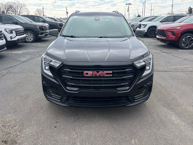 Certified 2023 GMC Terrain SLE w/ Driver Convenience Package image 2