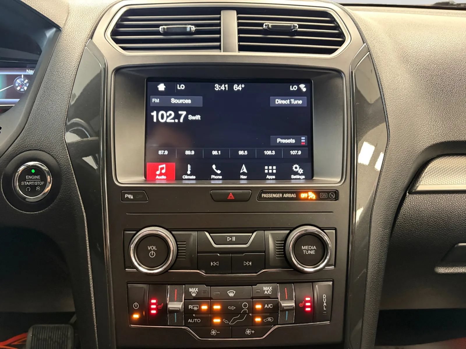 Used 2019 Ford Explorer XLT w/ Equipment Group 202A AWD/4WD image 25