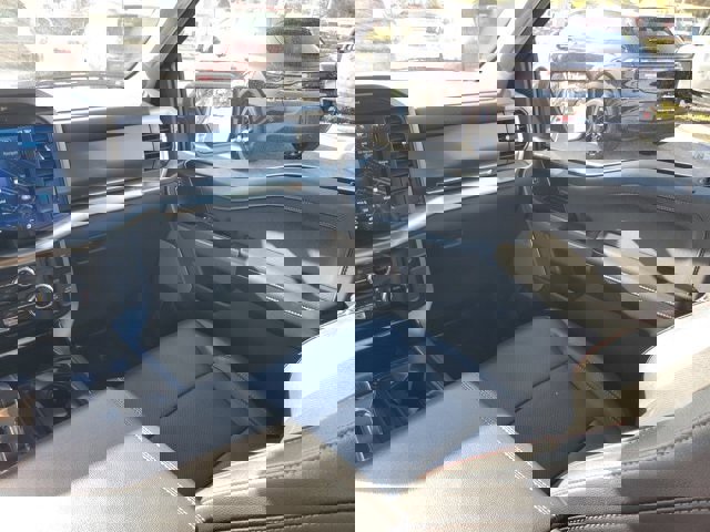 Used 2023 Ford F150 Lariat image 13