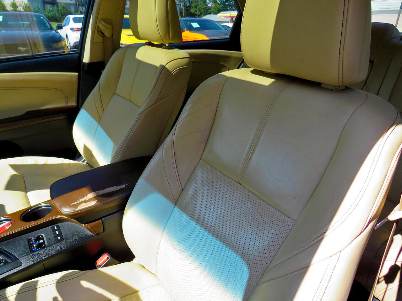 Used 2017 Toyota Avalon Limited image 16