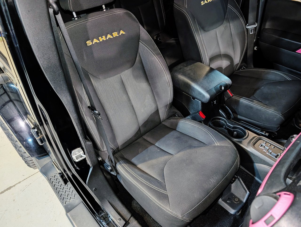 Used 2015 Jeep Wrangler Unlimited Sahara w/ Dual Top Group image 29