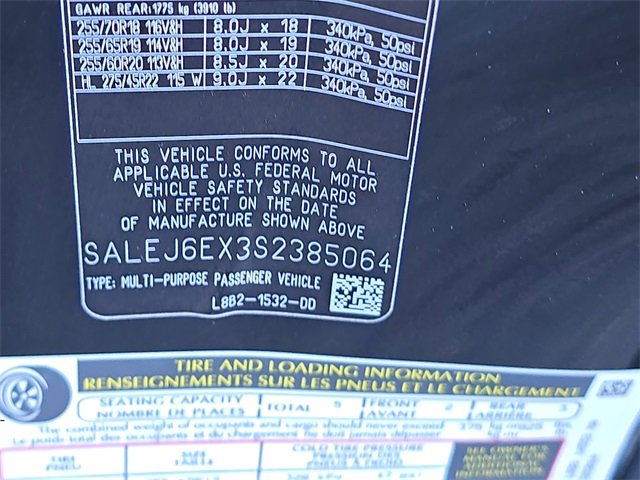 Used 2025 Land Rover Defender 90 S image 34