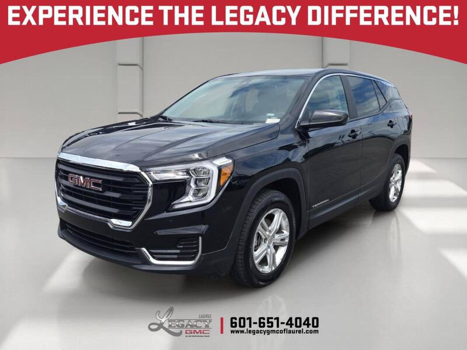 Used 2024 GMC Terrain SLE AWD/4WD image 1
