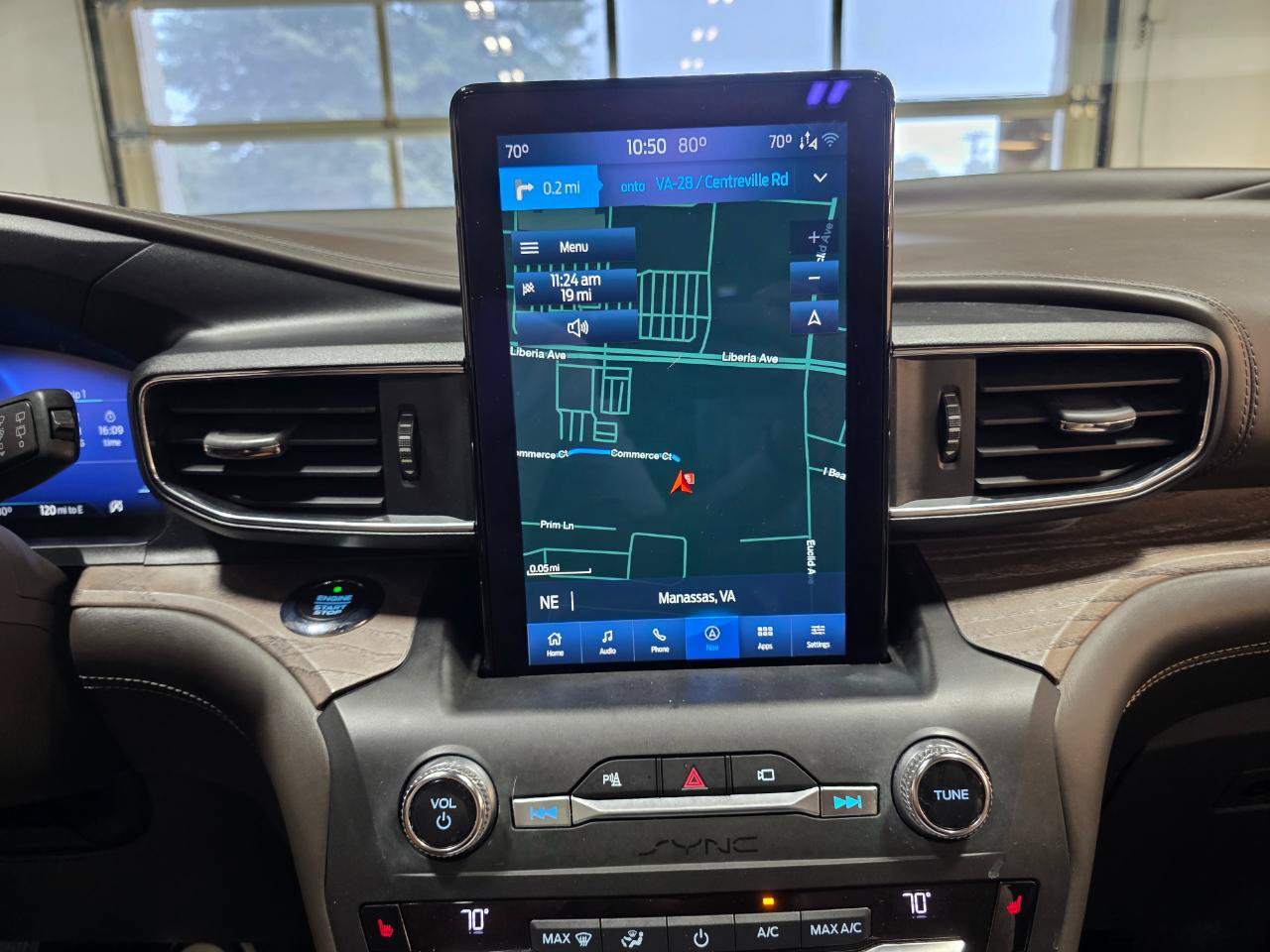 Used 2020 Ford Explorer Platinum w/ Premium Technology Package AWD/4WD image 36