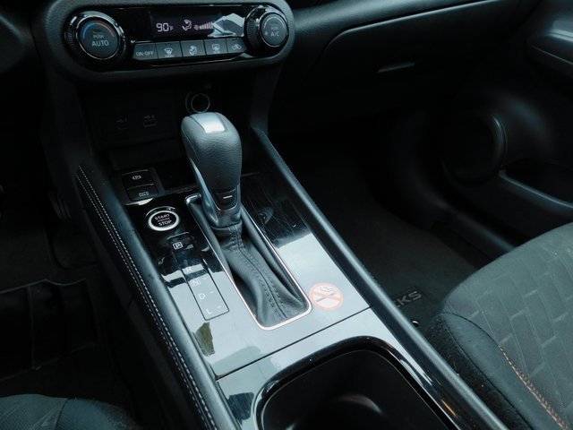 Used 2024 Nissan Kicks SR image 28