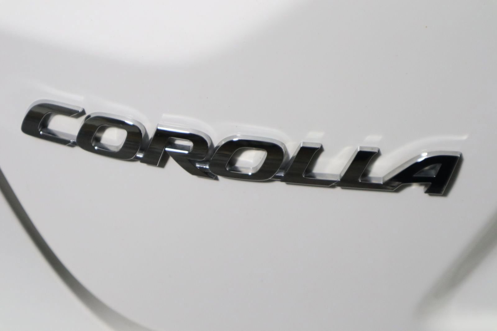 Used 2023 Toyota Corolla LE image 12