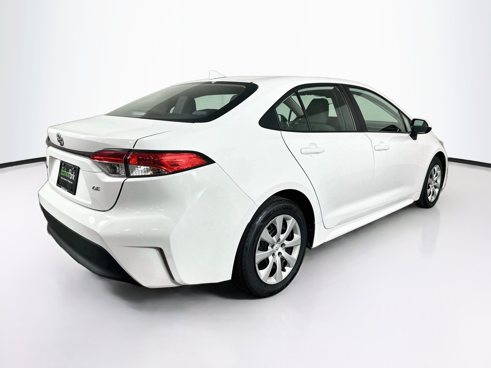 Used 2025 Toyota Corolla LE FWD image 9