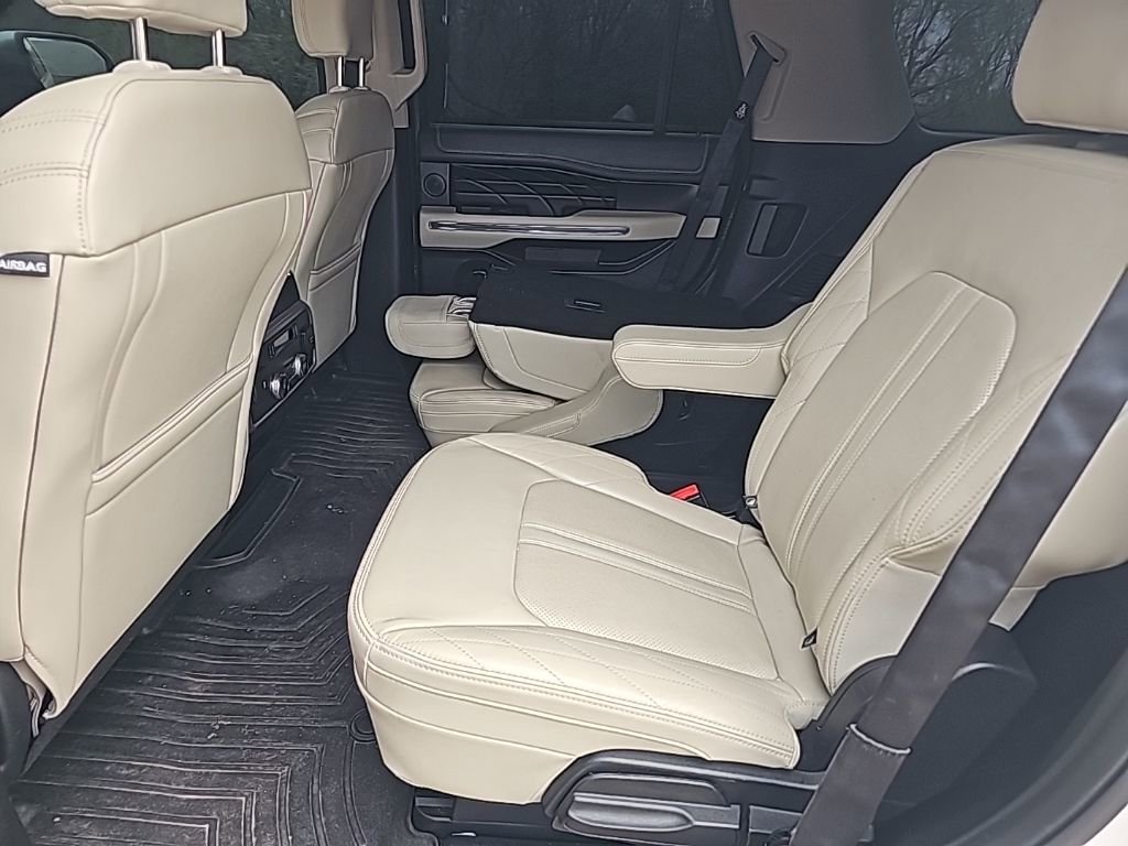 Used 2018 Ford Expedition Platinum image 38