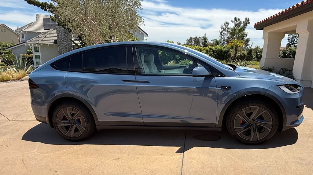 Used 2026 Tesla Model X Plaid AWD/4WD image 3