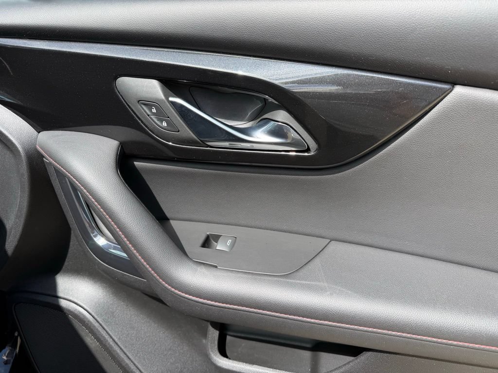 Used 2025 Chevrolet Blazer RS FWD image 43