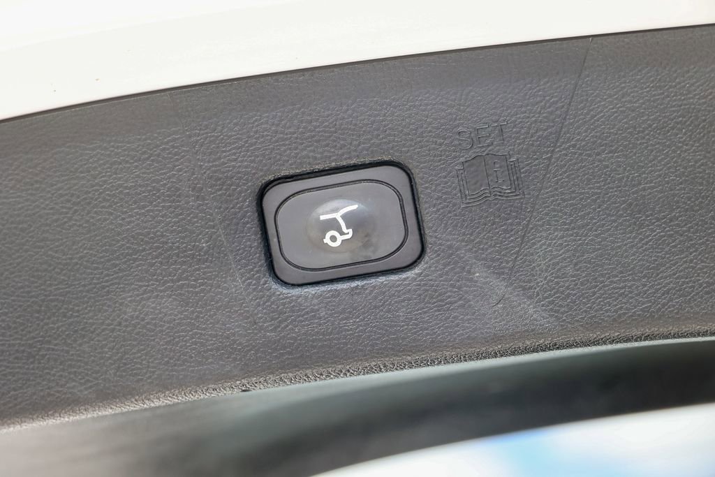Used 2021 Ford Edge Titanium w/ Equipment Group 301A AWD/4WD image 40