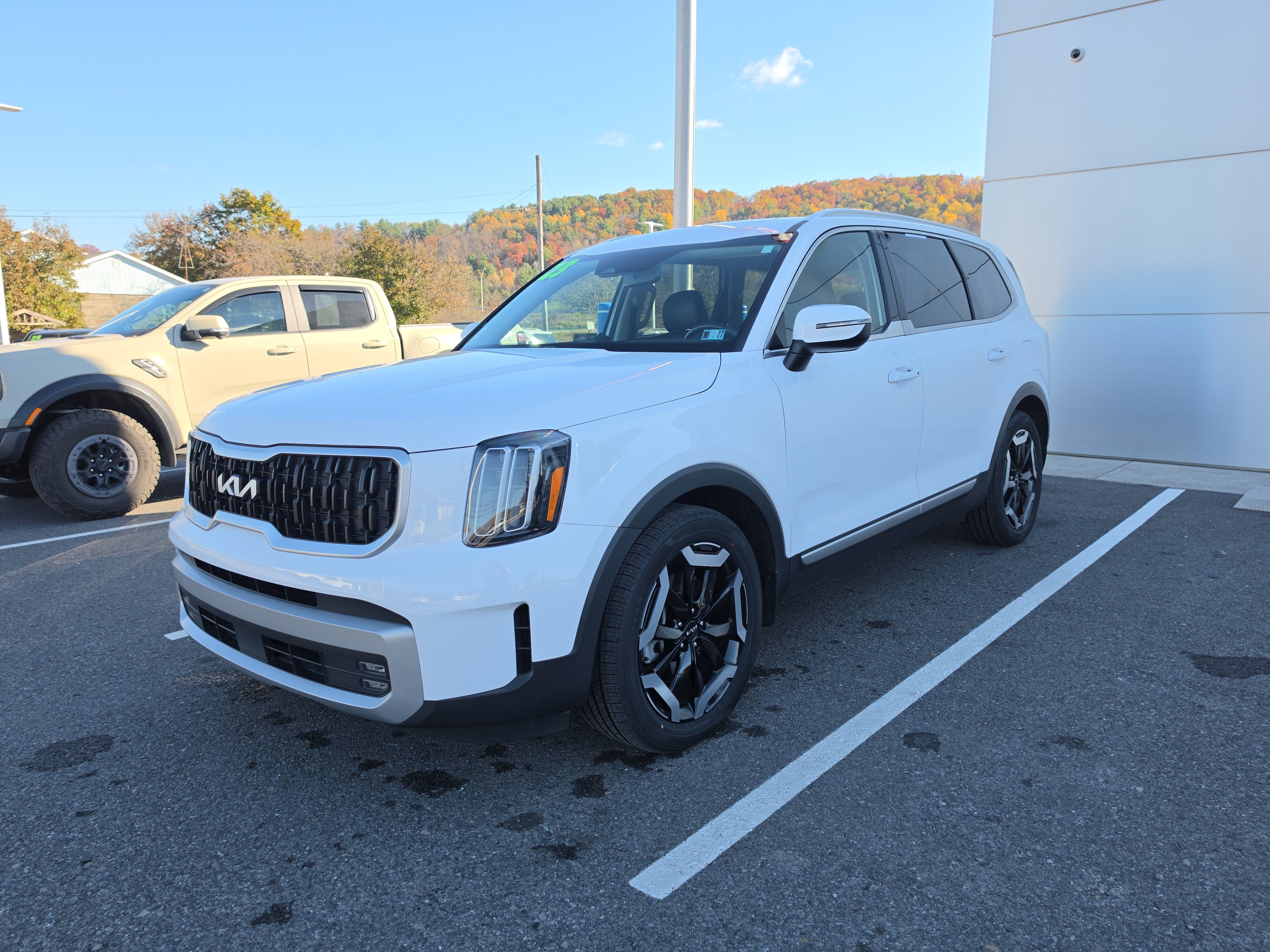 Used 2023 Kia Telluride EX X-Line AWD/4WD image 9