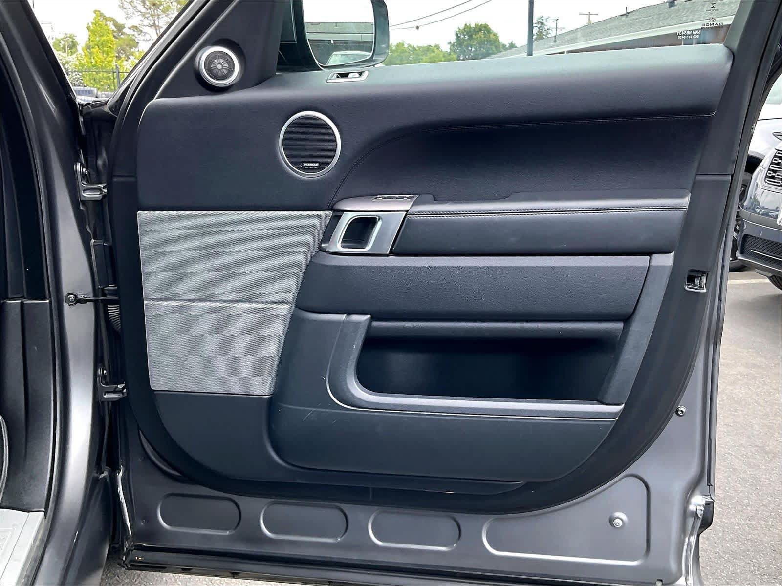 Used 2018 Land Rover Range Rover Sport HSE AWD/4WD image 27