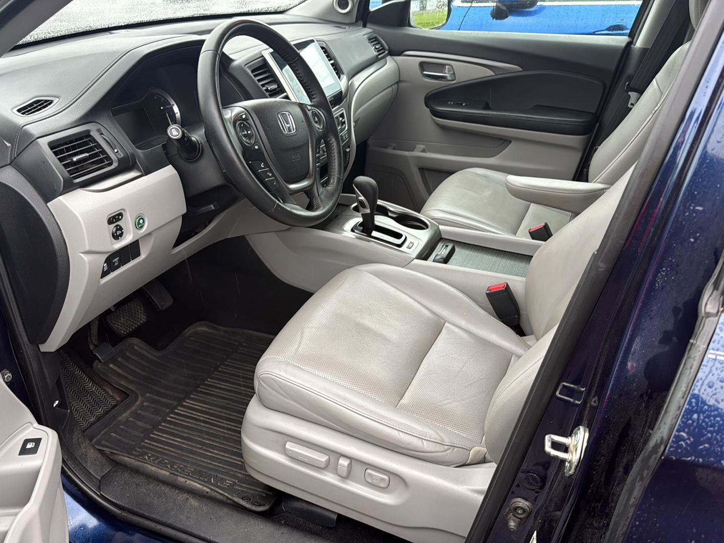 Used 2017 Honda Ridgeline RTL-T image 11