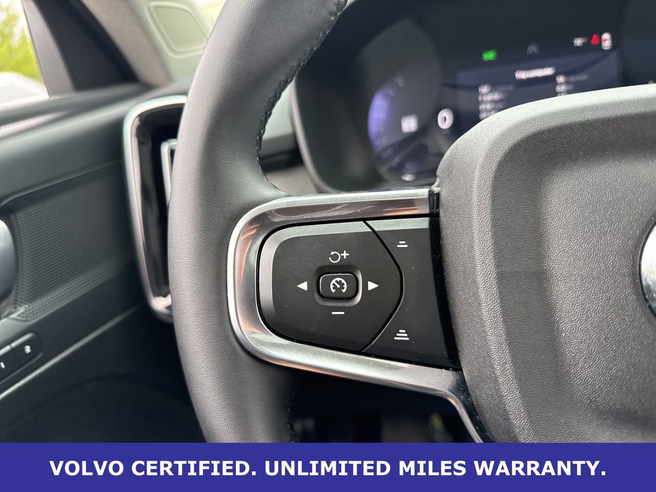 Used 2025 Volvo XC40 B5 Core AWD/4WD image 20