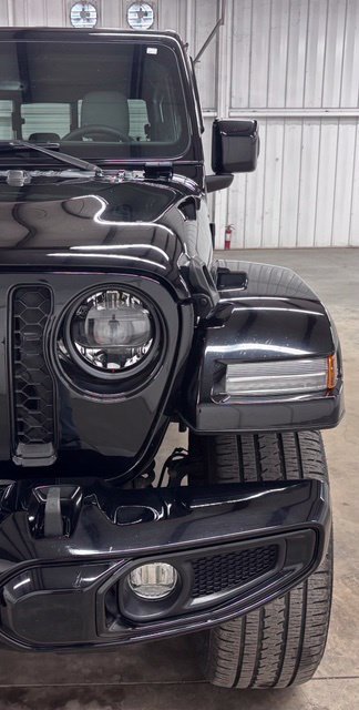 Used 2023 Jeep Gladiator Overland AWD/4WD image 9