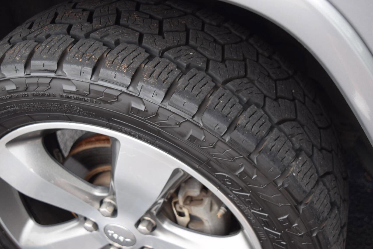 Used 2015 Jeep Grand Cherokee Overland image 19