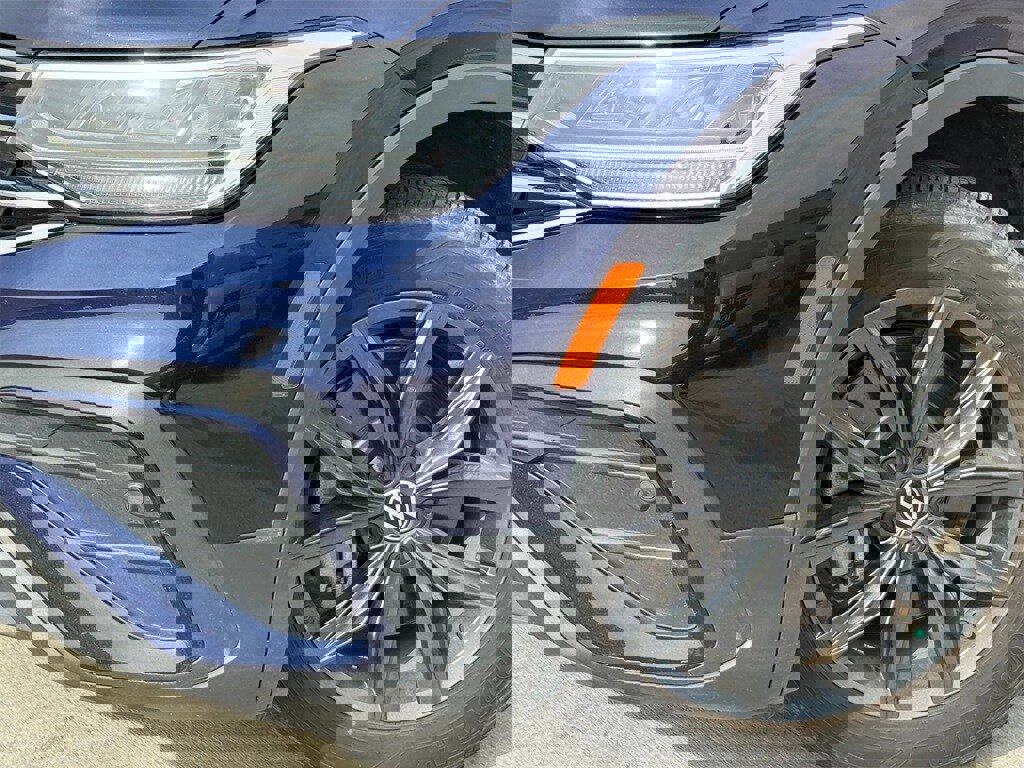 Certified 2022 Volkswagen Tiguan SE w/ Panoramic Sunroof Package image 5