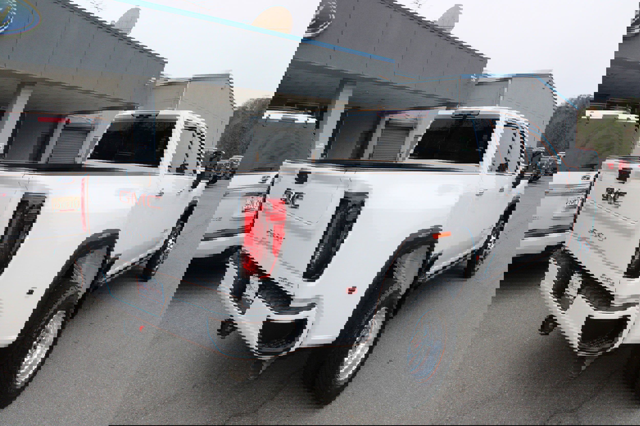 Used 2022 GMC Sierra 3500 Denali w/ Denali Ultimate Package image 3