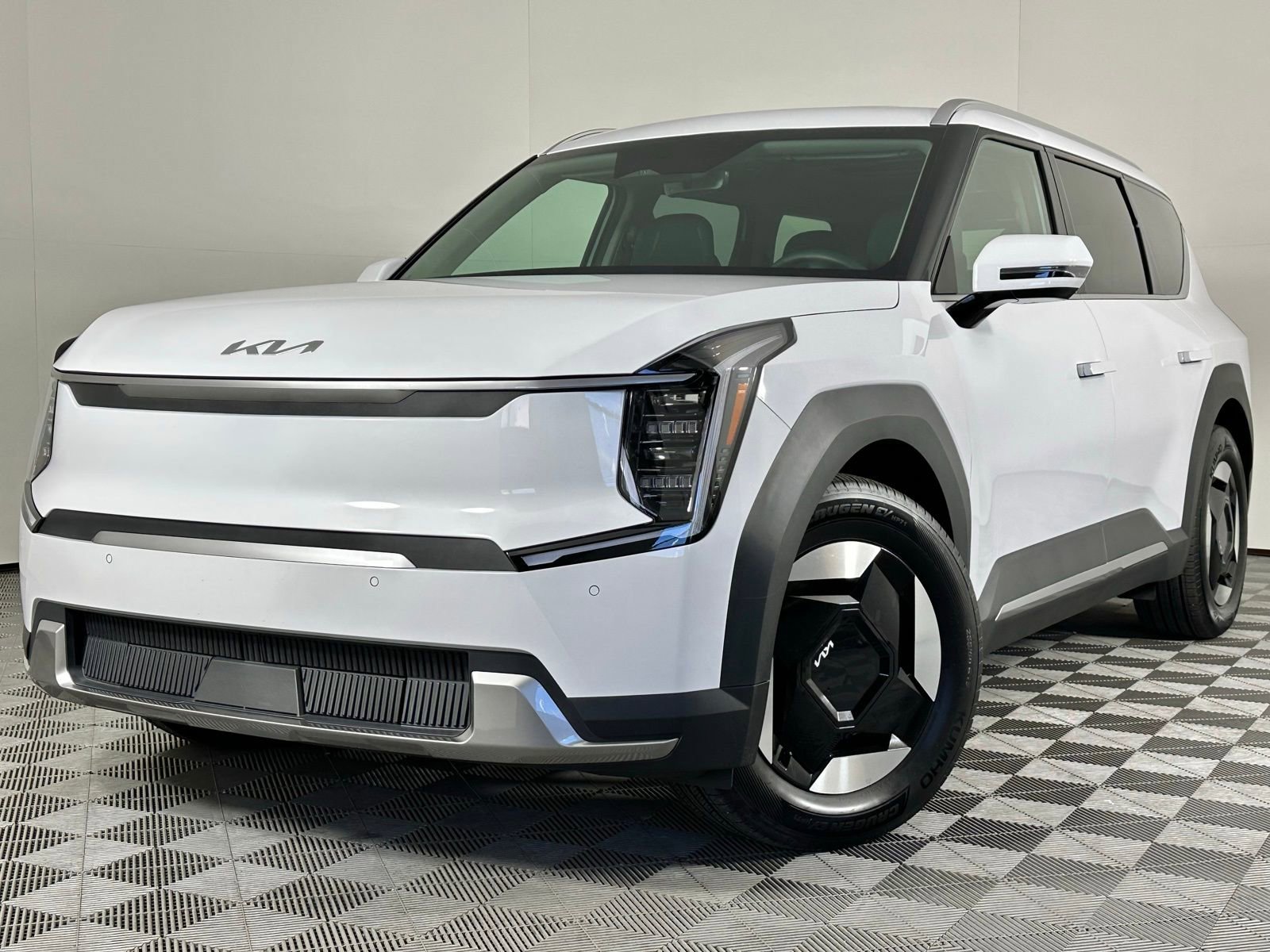 Used 2025 Kia EV9 Wind image 45