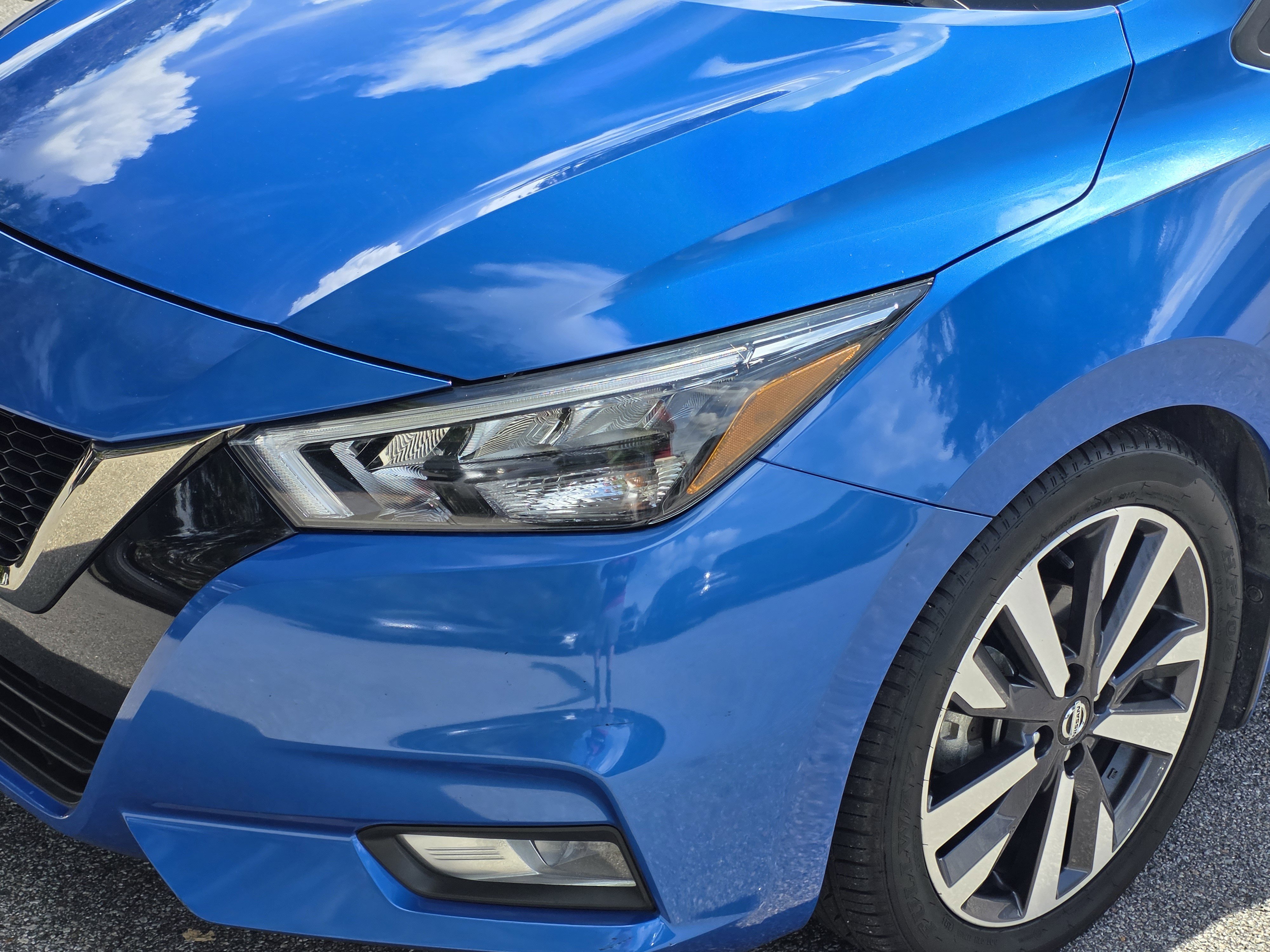 Used 2020 Nissan Versa SR w/ Convenience Package image 6