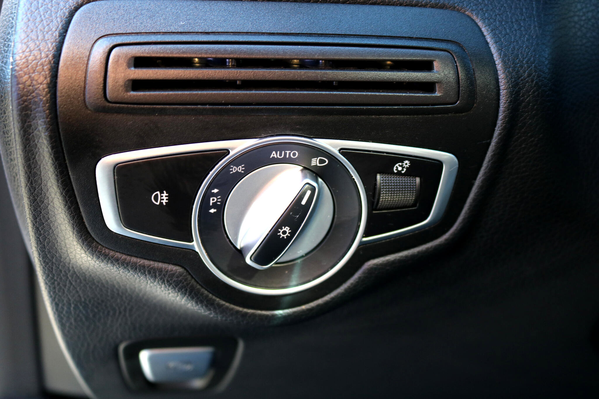 Used 2020 Mercedes-Benz GLC 300 4MATIC image 18