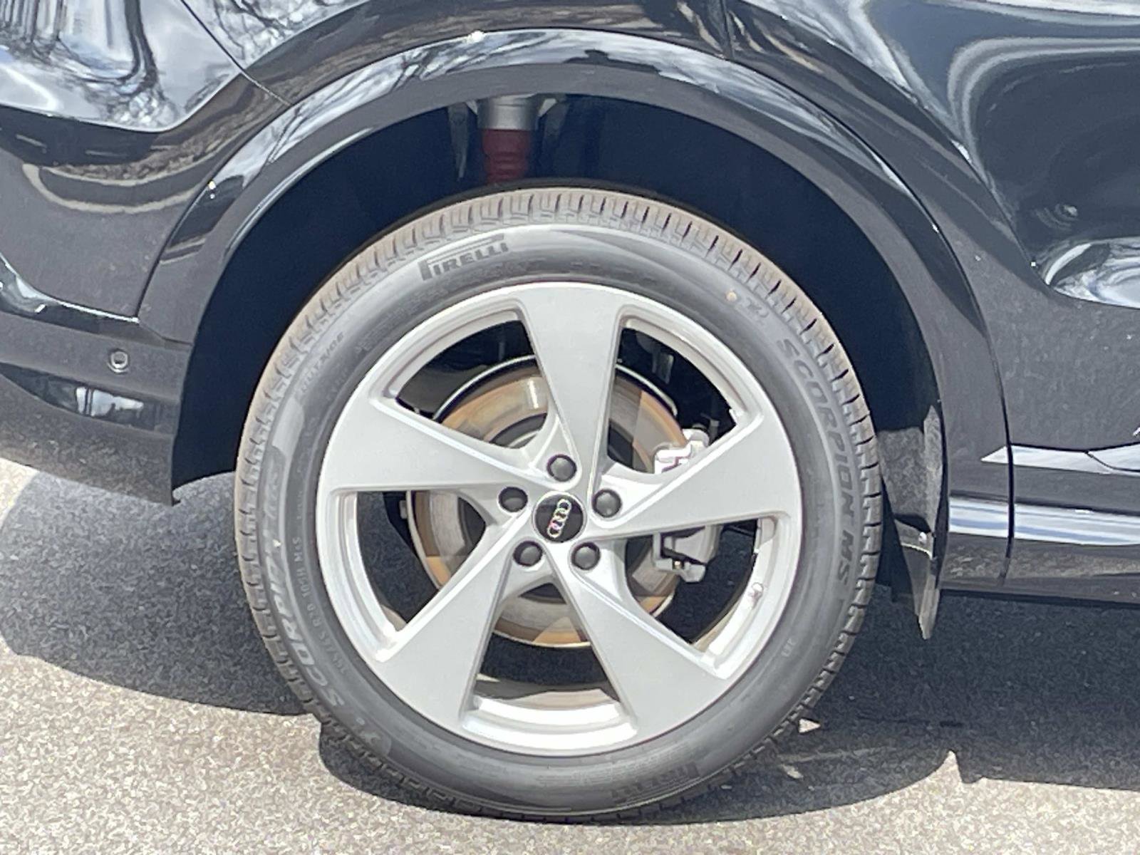 New 2025 Audi Q5 Premium Plus image 9