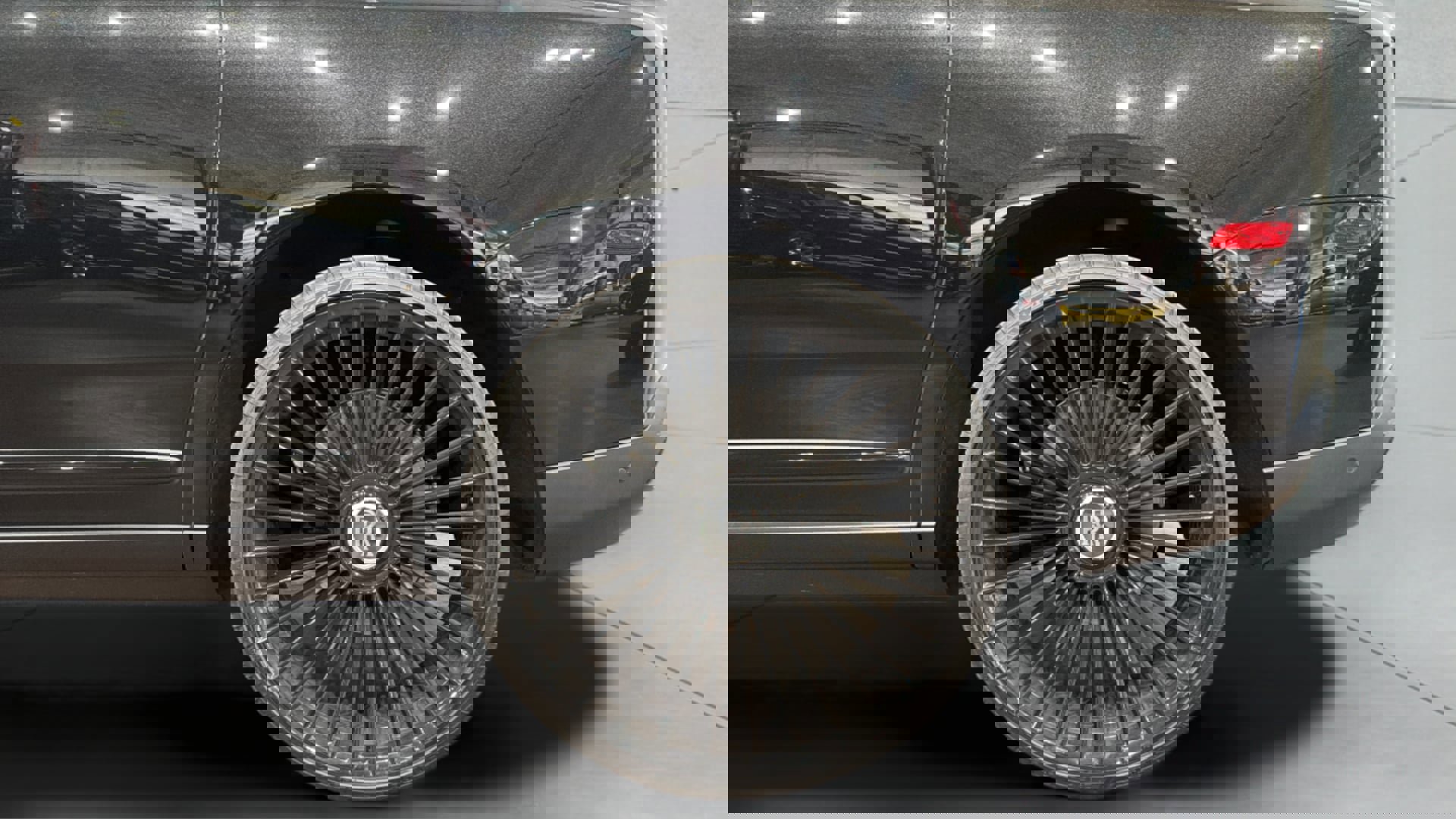 Used 2022 Rolls-Royce Cullinan Black Badge w/ Dark Exterior Package image 45