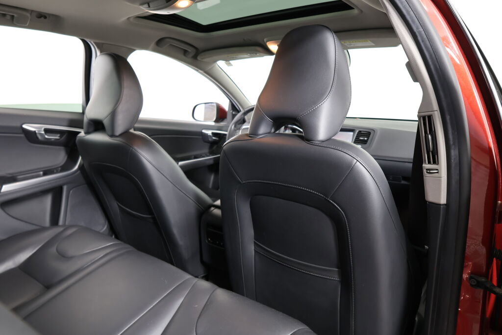 Used 2015 Volvo V60 T5 Premier image 19