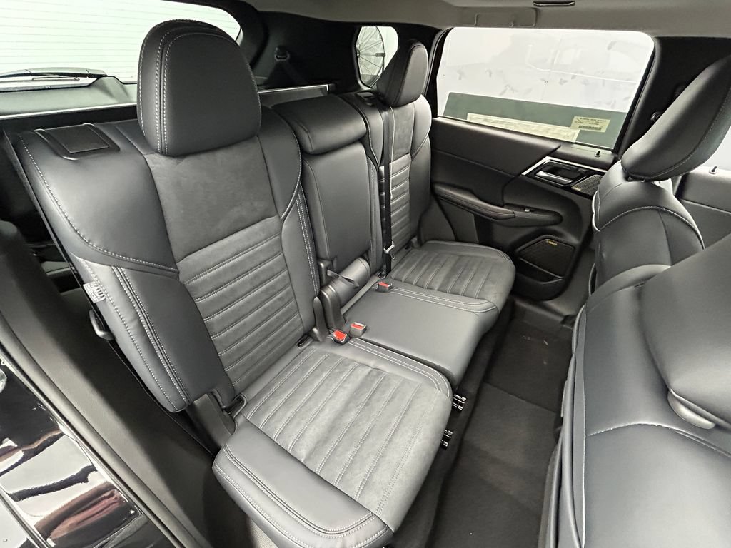 New 2026 Mitsubishi Outlander SE FWD image 14